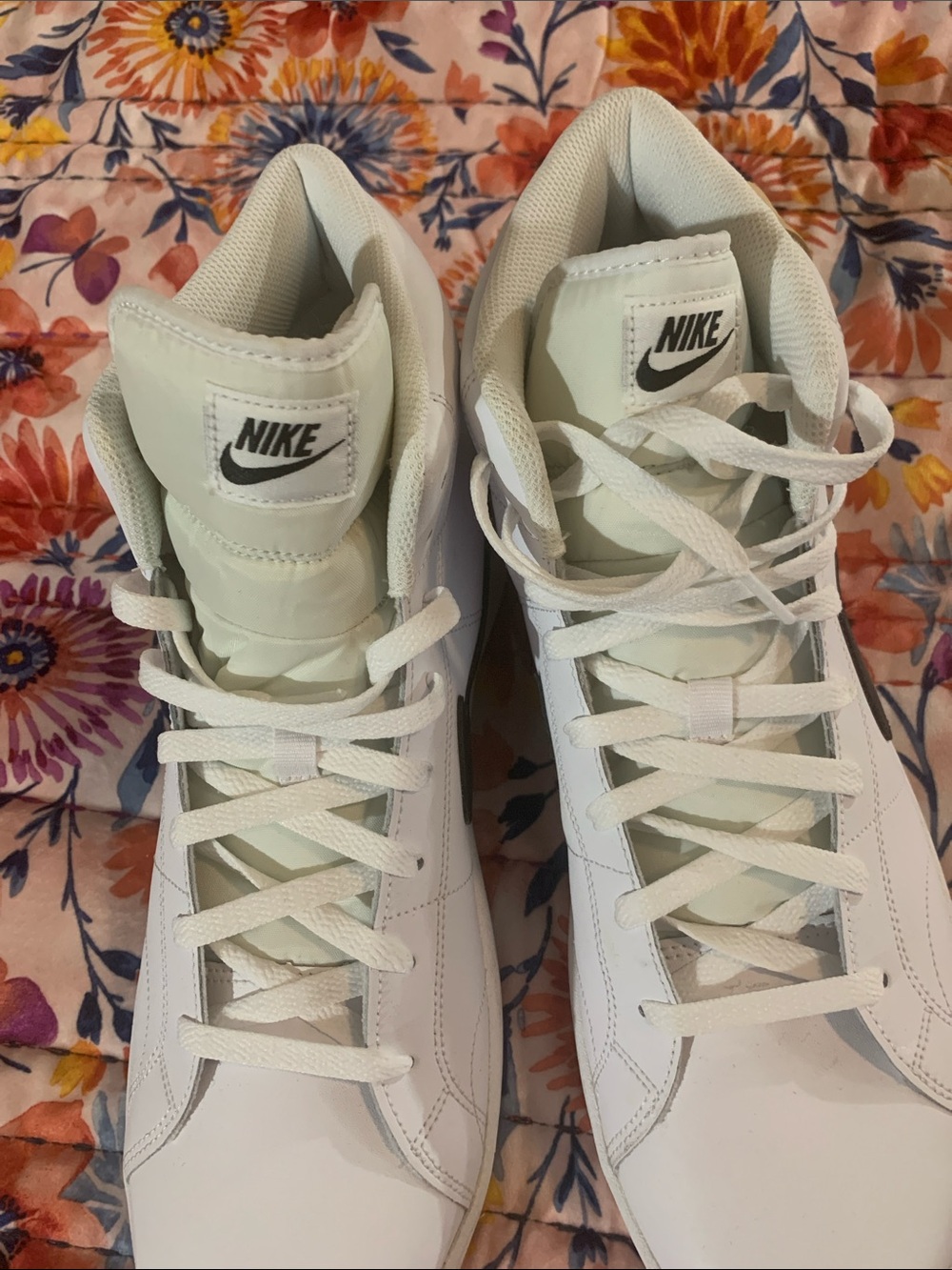 Nike - Picture 5 of 8